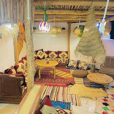 Tizaou Guest House ทากาเซาท์ ภายนอก รูปภาพ