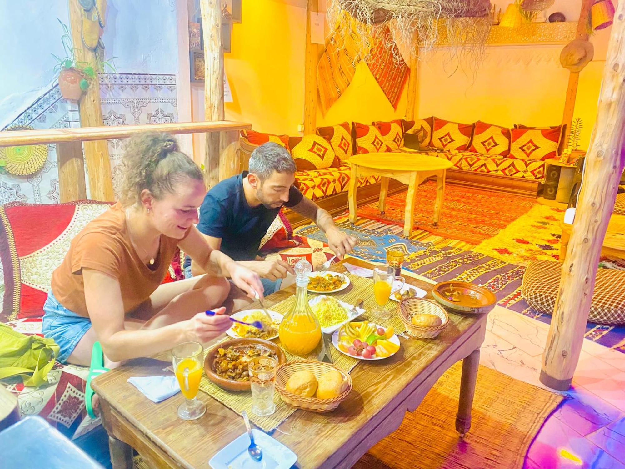 Tizaou Guest House ทากาเซาท์ ภายนอก รูปภาพ