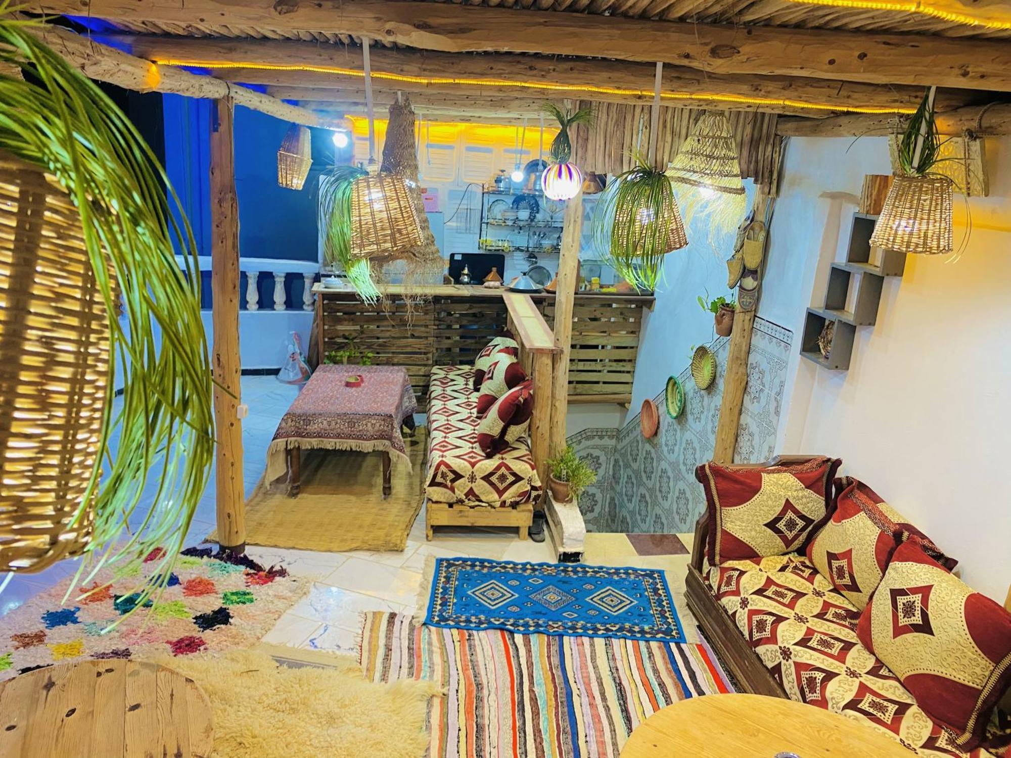 Tizaou Guest House ทากาเซาท์ ภายนอก รูปภาพ