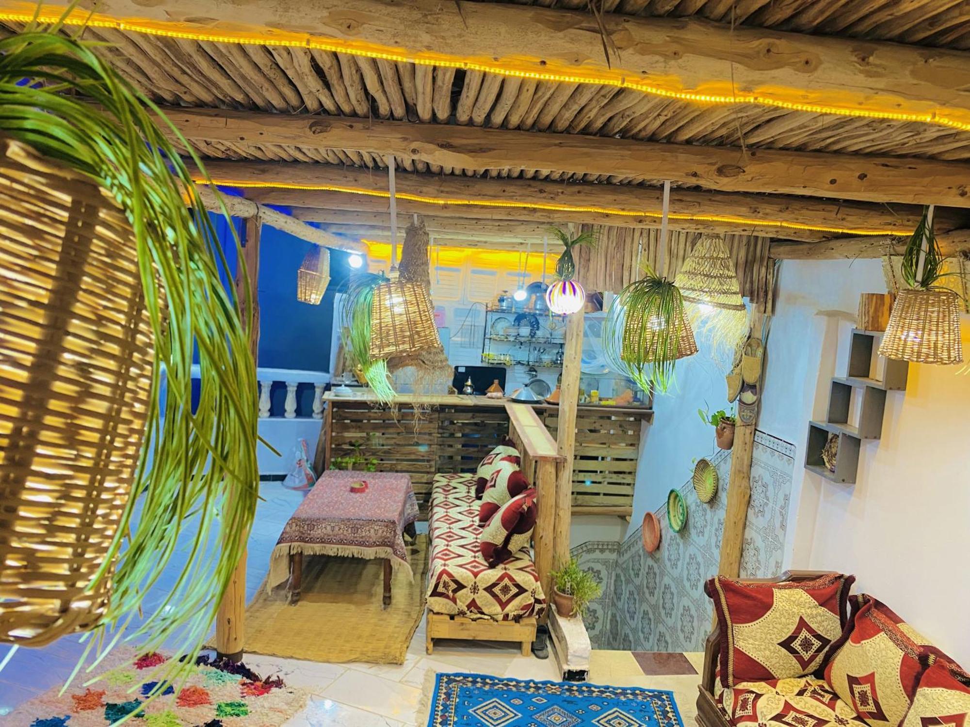 Tizaou Guest House ทากาเซาท์ ภายนอก รูปภาพ